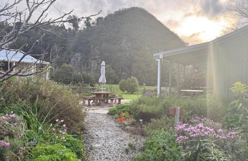 Waimamaku House | Wisteria Way