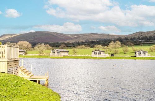 Fence House | Wiswell View Lodge: Pendle View Holiday Park