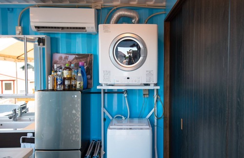 Shoshi House | With car! Pet friendly! SUP, snorkeling, bicycles, BBQ, Jacuzzi.! Trailer house!