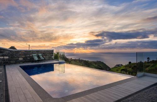 Ponta do Pargo House | With pool and sea view - Vila da Ribeira da Vaca