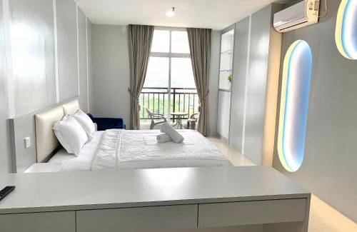 Lubuk Baja Apartment | Wiwi Formosa Residence -Deluxe Studio-Balcony-Netflix