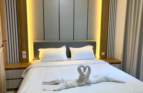 Lubuk Baja Apartment | Wiwi Formosa Residence - Kitchen-Balcony