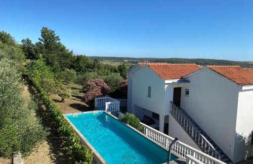 Razanac Apartment | Wohnung für 22 Personen mit Aussicht