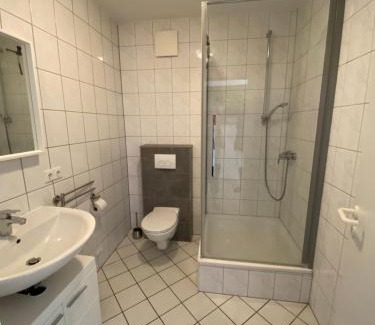 Espelkamp Apartment | Wohnung mit 2 Einzelzimmer gemeinsamer Küchen/Bad/Balkon-Nutzung