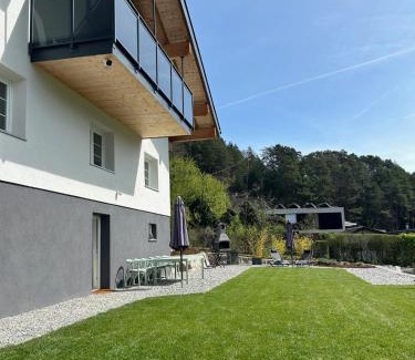 Hoetting Apartment | Wohnung mit Garten und Panoramablick in Innsbruck