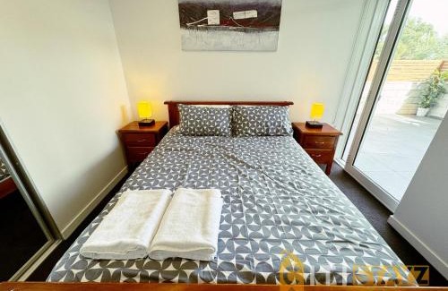 Phillip Apartment | Wonder in Woden - 2 bd 2bth Apt