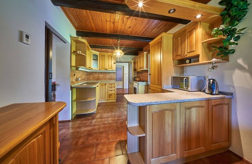 Jivka Villa | Wonderful private villa for 21 guests with WIFI, TV and patio