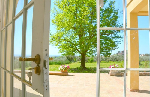Genzano di Roma House | WONDERFUL FARMHOUSE " IL CASALE DEL GELSO" NEAR ROME AND THE SEA.