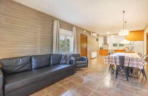 Fraga House | Wonderful Holiday Home Mas de l' Anneta