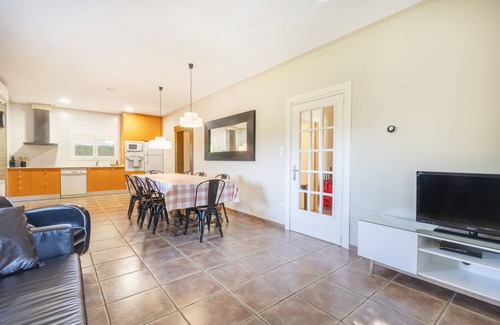Fraga House | Wonderful Holiday Home Mas de l' Anneta