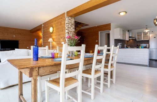 Denneville House | Wonderful private villa for 7 guests with WIFI, TV, terrace and pets allowed