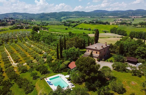 Torrita di Siena Villa | Wonderful private villa for 11 people with WIFI, private pool and TV, close to Montepulciano