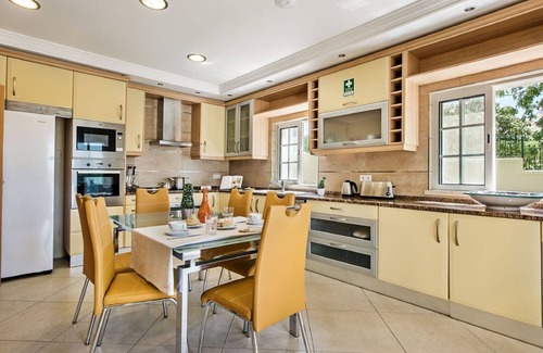 Pata de Cima Villa | Wonderful private villa with A/C, WIFI, private pool, TV, terrace, panoramic view and parking