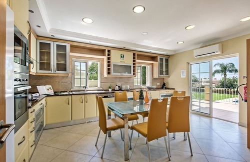 Pata de Cima Villa | Wonderful private villa with A/C, WIFI, private pool, TV, terrace, panoramic view and parking