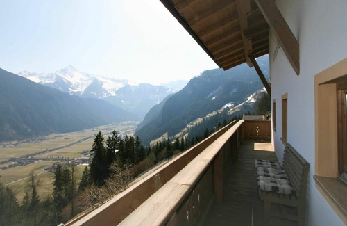 Hippach-Schwendberg Villa | Wonderful private villa for 8 guests with TV and terrace