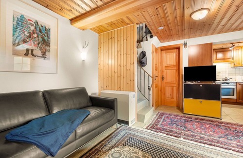 Taesch House | Wonderful private villa for 3 people with WIFI, TV, terrace and panoramic view