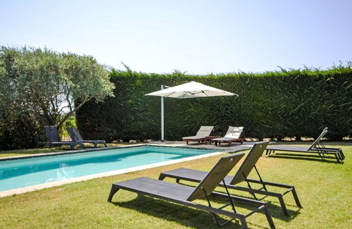 Cucuron House | Wonderful private villa for 9 guests with WIFI, private pool, TV and terrace