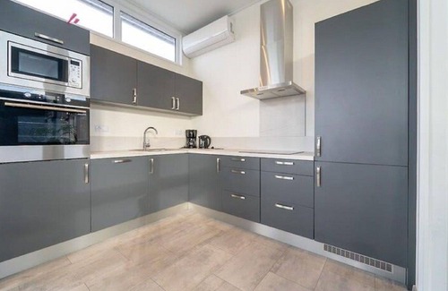 Linden House | Wonderful private villa for 6 guests with WIFI, TV and terrace