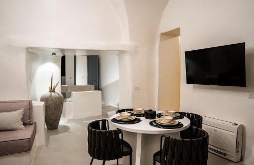 Exo Gonia Villa | Wonderful Santorini Villa 1 Bedroom Villa Gonia Astonishing Views & Outdoor Jacuzzi Exo Gonia