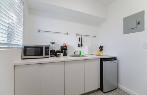 Northeast Miami Condo | Wonderful Studio 15 min from the beach