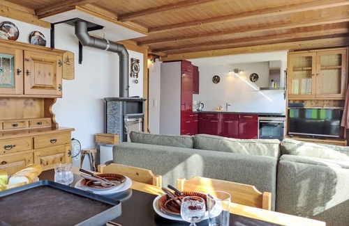 Riedtwil House | Wonderful villa for 3 people with TV, patio, pets allowed and panoramic view