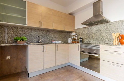 El Castell de Montornes House | Wonderful villa for 8 people with A/C, WIFI, TV, patio, pets allowed and parking