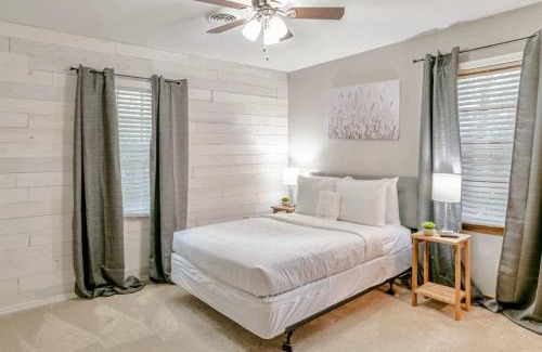 Mobile House | Wonderstruck on Wendover- 20 Mins to Downtown