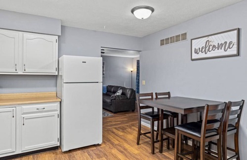 Sunnyland House | WOOD'INN 2 - Comfy 2BD close to DT Peoria