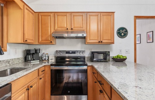 Berkeley Springs House | Wooded Nest, Cozy 3BR Chalet Near Spas & Hiking