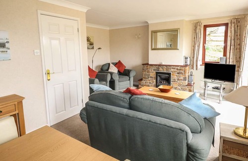Narberth Cottage | WOODGREEN COTTAGE, pet friendly, with open fire in Narberth