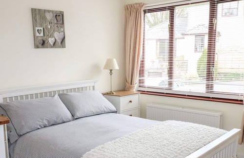 Narberth Cottage | WOODGREEN COTTAGE, pet friendly, with open fire in Narberth