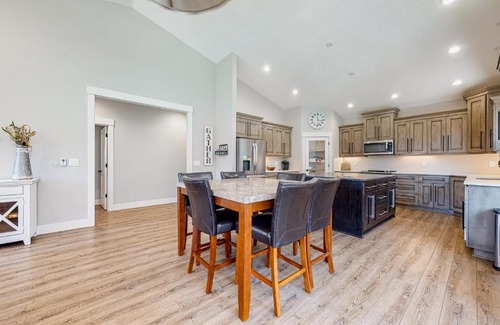 Beaver House | Woodland Oasis