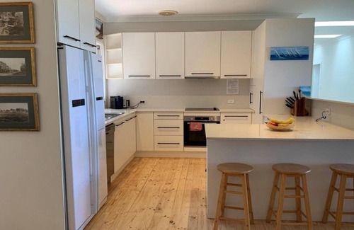 Macmasters Beach House | Woodlands at Beachview by HolidayCo.