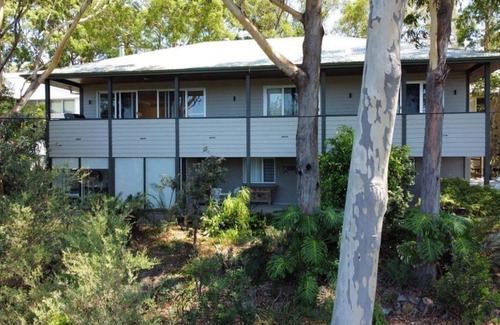 Macmasters Beach House | Woodlands at Beachview by HolidayCo.