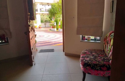 Jamwa Ramgarh House | Woodstock 90's Farmhouse!