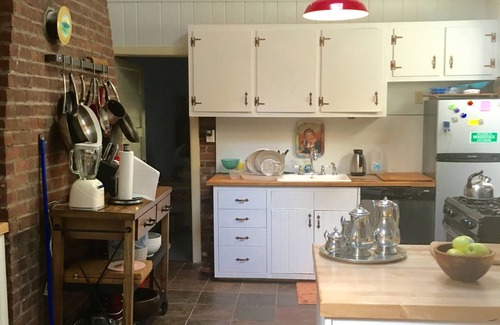 Glenford Cottage | Woodstock Cottage with hot tub. Close to town yet very private.