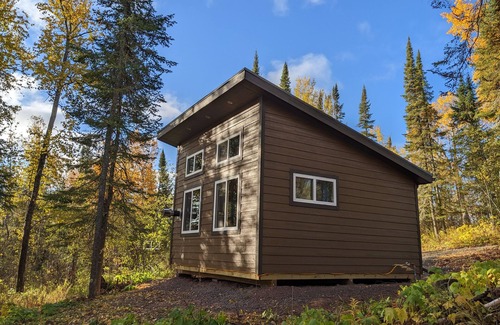 South Range Cabin | Woodsy Personal Retreat Cabin - "Gratitude"
