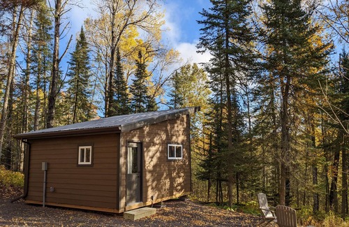South Range Cabin | Woodsy Personal Retreat Cabin - "Gratitude"