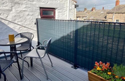 Barnoldswick House | Woodworth Cottage