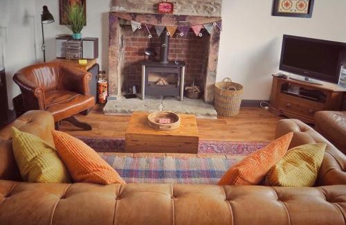 Barnoldswick House | Woodworth Cottage
