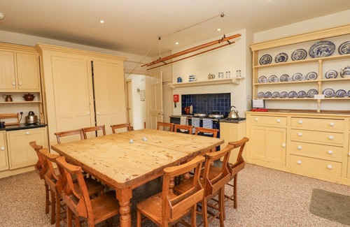 Glastonbury Cottage | WOOTTON HOUSE, pet friendly, with pool in Butleigh Wootton