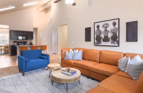 McNeil House | Work & Play 4BR in Tech Ridge | King and Queens