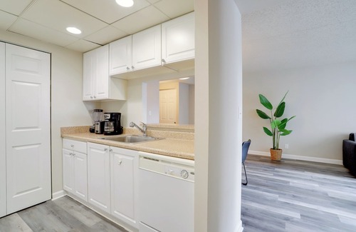 Crystal City Apartment | Work + Rest in DC Apartments