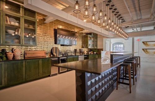 Clayton Apartment | Worker's Paradise Steps from DT Clayton