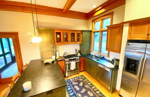 Moscow Villa | World-Class Mountain View Villa @ Trapp & Stowe with Exclusive Amenities