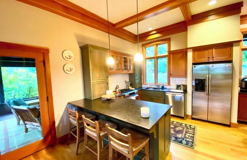 Moscow Villa | World-Class Mountain View Villa @ Trapp & Stowe with Exclusive Amenities