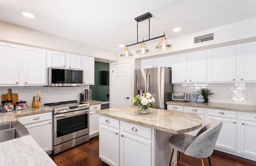 Scarlett Canyon House | WOW $175K+ NewBackyard and Interior: 4Br+BonusRm+3Ba+HtdPool*HotTub*Golf*FirePit