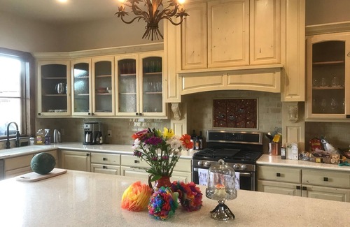 Sonoma House | WOW! A little bit of France.in Sonoma!