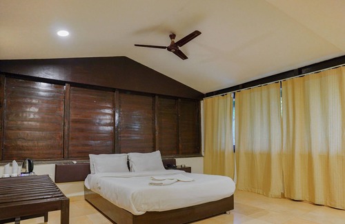 Sohagpur Hotel | WOWSTAYZ Cheetal Resort