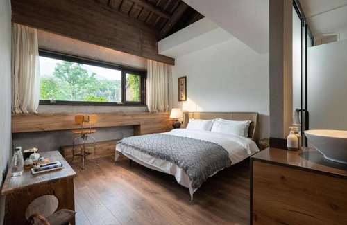 Wuyuan Hotel | Wuyuan On The Bound Hotel-婺源水岸边民宿